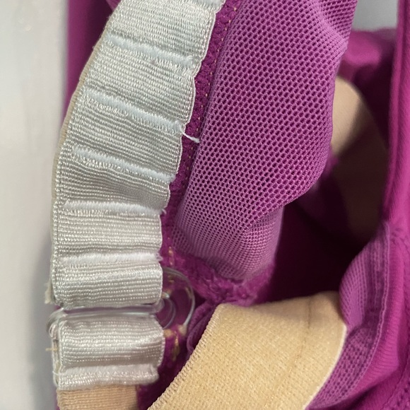 Lululemon Adjustable bra tank | Size 4 - Picture 3 of 4